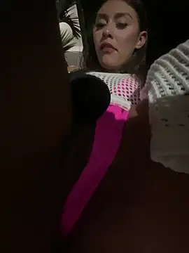 Snapshot of Rose-euphoria chatting on January 17, 2025, 10:22 am Rose-euphoria online show from January 17, 2025, 10:22 am