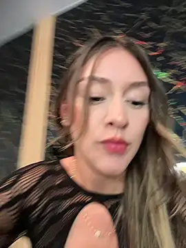 Snapshot of Rose-euphoria chatting on February 6, 2025, 1:21 pm Rose-euphoria online show from February 6, 2025, 1:21 pm