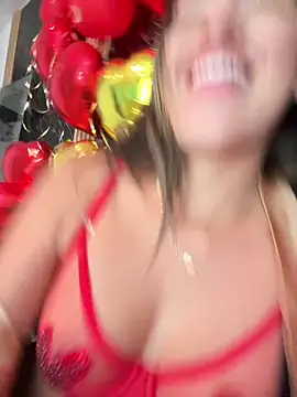 Snapshot of Rose-euphoria chatting on February 15, 2025, 4:23 pm Rose-euphoria online show from February 15, 2025, 4:23 pm