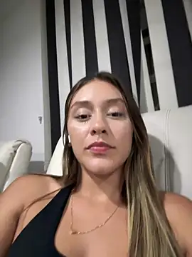 Snapshot of Rose-euphoria chatting on February 27, 2025, 12:43 am Rose-euphoria online show from February 27, 2025, 12:43 am