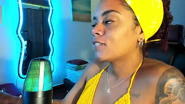 ladyrd1 online show from January 30, 2025, 8:43 am