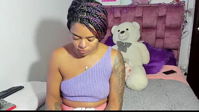 ladyrd1 online show from October 18, 2025, 7:53 am