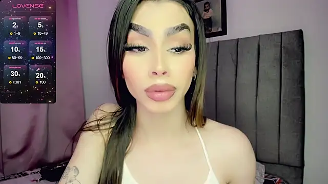 Snapshot of Jimmenna_ chatting on January 15, 2025, 7:05 am Jimmenna online show from January 15, 2025, 7:05 am