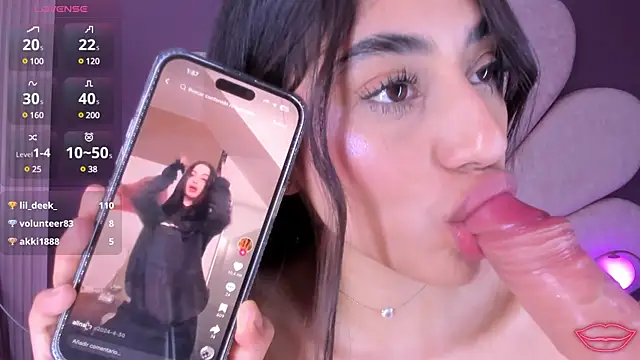 Snapshot of MarianaGarciaa__ chatting on February 18, 2025, 6:58 pm MarianaGarciaa online show from February 18, 2025, 6:58 pm