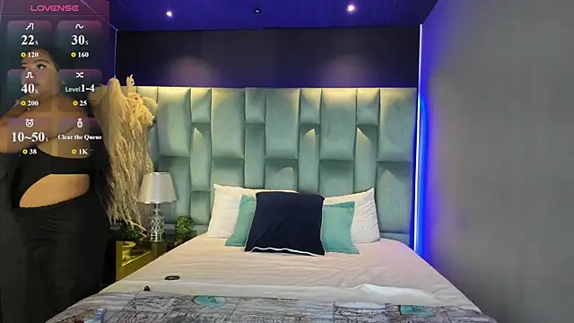 Snapshot of MarianaGarciaa__ chatting on September 10, 2025, 11:32 am MarianaGarciaa online show from September 10, 2025, 11:32 am