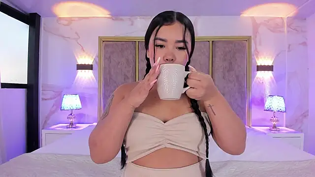 Snapshot of MarianaGarciaa__ chatting on September 16, 2025, 11:44 am MarianaGarciaa online show from September 16, 2025, 11:44 am