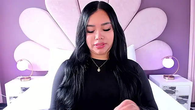 Snapshot of MarianaGarciaa__ chatting on February 18, 2026, 6:59 pm MarianaGarciaa online show from February 18, 2026, 6:59 pm