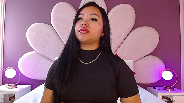 MarianaGarciaa   online show from May 8, 2026, 7:19 pm