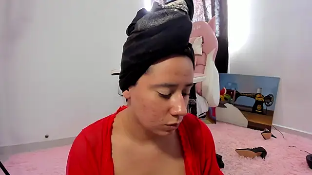 lovely kitt online show from February 4, 2025, 9:31 pm