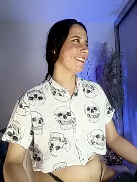 lovely kitt online show from November 11, 2025, 1:27 am