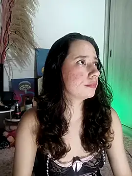 lovely kitt online show from February 6, 2026, 6:07 am