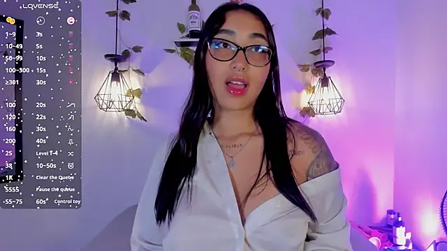 Snapshot of melanieecox chatting on May 22, 2026, 11:10 pm melanieecox online show from May 22, 2026, 11:10 pm