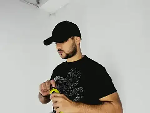 Sebas-hott online show from November 9, 2025, 9:57 pm