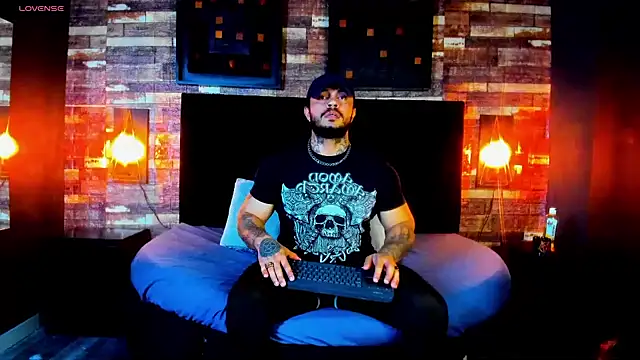 Snapshot of Van_Velckan chatting on January 26, 2025, 3:27 am Van Velckan online show from January 26, 2025, 3:27 am
