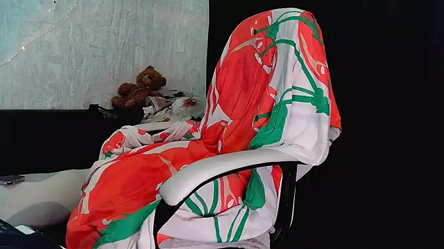 Teasing Molly online show from September 26, 2025, 3:05 pm