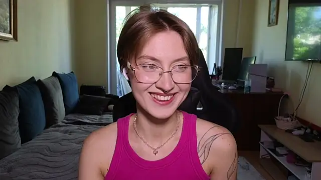 Snapshot of MalvinaBlum chatting on June 18, 2026, 7:08 am MalvinaBlum online show from June 18, 2026, 7:08 am