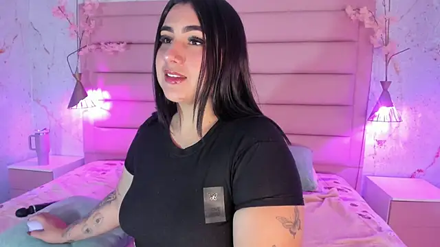 sabrinamilani online show from November 27, 2025, 3:08 am