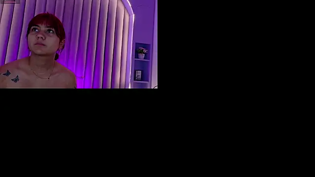 Snapshot of alaia-rogers chatting on January 24, 2025, 11:37 am alaia-rogers online show from January 24, 2025, 11:37 am