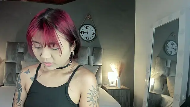 Snapshot of alaia-rogers chatting on January 31, 2025, 11:35 am alaia-rogers online show from January 31, 2025, 11:35 am