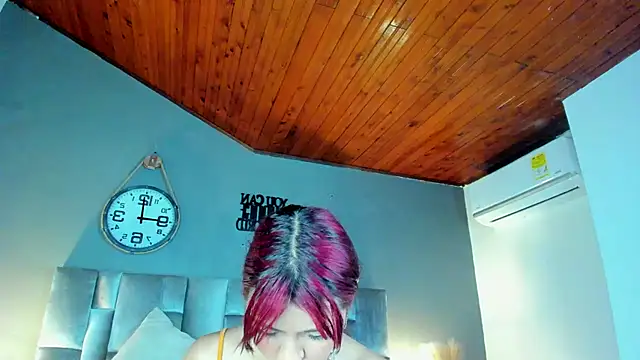 Snapshot of alaia-rogers chatting on February 6, 2025, 11:32 am alaia-rogers online show from February 6, 2025, 11:32 am