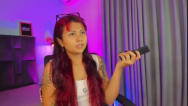 Snapshot of alaia-rogers chatting on February 13, 2025, 11:39 am alaia-rogers online show from February 13, 2025, 11:39 am