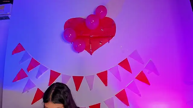 Snapshot of alaia-rogers chatting on February 14, 2025, 6:19 pm alaia-rogers online show from February 14, 2025, 6:19 pm