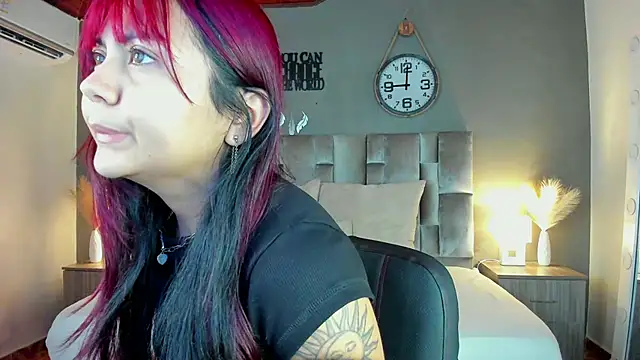 Snapshot of alaia-rogers chatting on February 22, 2025, 11:35 am alaia-rogers online show from February 22, 2025, 11:35 am