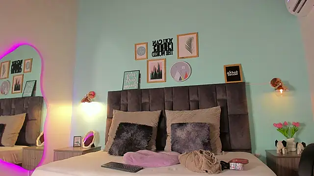 Snapshot of alaia-rogers chatting on February 26, 2025, 6:54 pm alaia-rogers online show from February 26, 2025, 6:54 pm