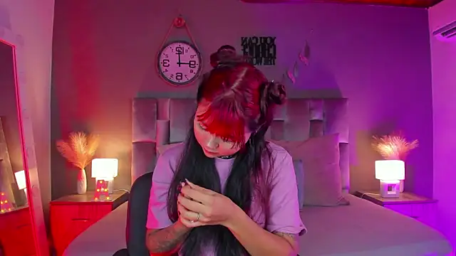 Snapshot of alaia-rogers chatting on February 27, 2025, 11:41 am alaia-rogers online show from February 27, 2025, 11:41 am