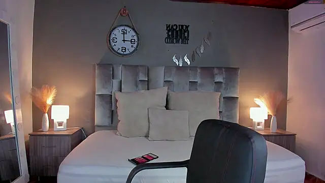 Snapshot of alaia-rogers chatting on March 6, 2025, 12:09 pm alaia-rogers online show from March 6, 2025, 12:09 pm