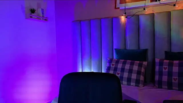 Snapshot of alaia-rogers chatting on October 21, 2025, 11:22 am alaia-rogers online show from October 21, 2025, 11:22 am