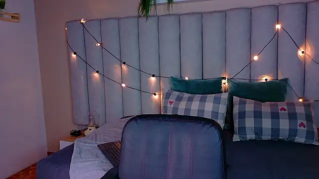 alaia-rogers online show from February 5, 2026, 11:48 am