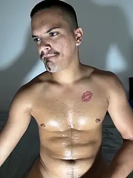 HotBeastBoy online show from December 4, 2024, 1:25 am