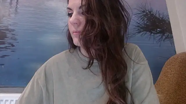 Snapshot of AliceTailor chatting on October 7, 2025, 4:37 pm AliceTailor online show from October 7, 2025, 4:37 pm