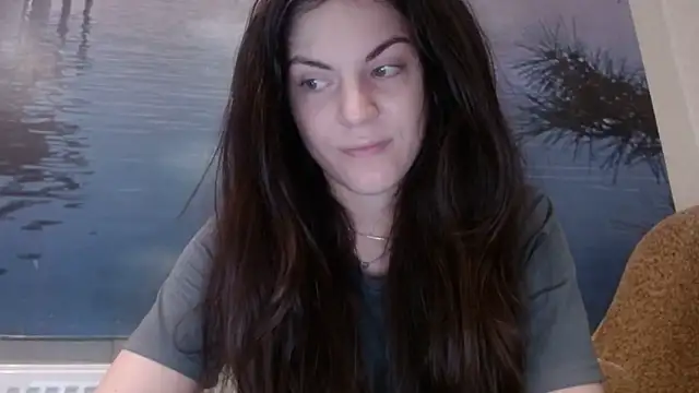 Snapshot of AliceTailor chatting on October 19, 2025, 9:43 am AliceTailor online show from October 19, 2025, 9:43 am