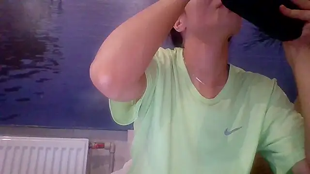 Snapshot of AliceTailor chatting on October 30, 2025, 10:54 pm AliceTailor online show from October 30, 2025, 10:54 pm