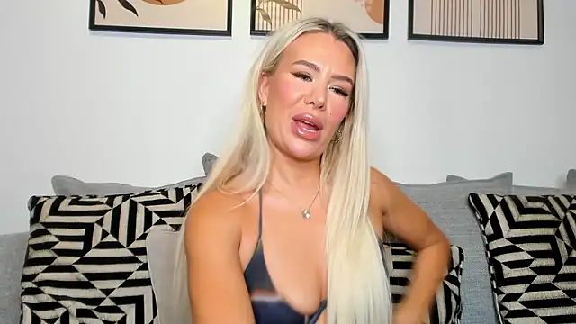 Alexia-Lee online show from January 14, 2026, 9:42 pm