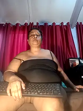 raniofsex02 online show from May 12, 2026, 5:15 am