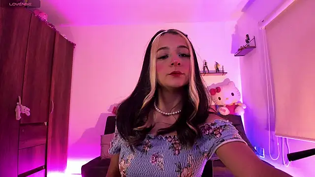 Snapshot of penny_sweett_ chatting on September 9, 2025, 11:48 pm penny sweett  online show from September 9, 2025, 11:48 pm