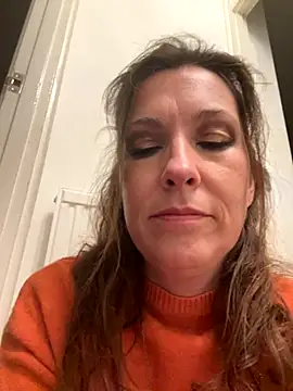 Lwhite1 online show from November 4, 2025, 5:01 pm