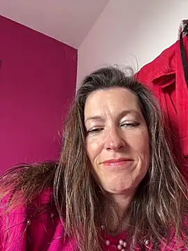 Lwhite1 online show from May 3, 2026, 2:23 pm