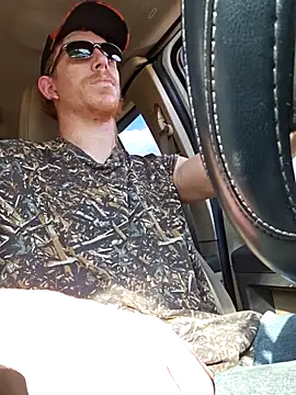 Snapshot of REDHAMMER_ chatting on October 1, 2025, 8:15 pm REDHAMMER online show from October 1, 2025, 8:15 pm