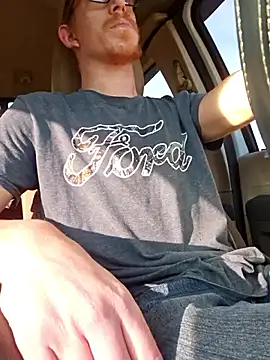 Snapshot of REDHAMMER_ chatting on November 4, 2025, 9:14 pm REDHAMMER online show from November 4, 2025, 9:14 pm