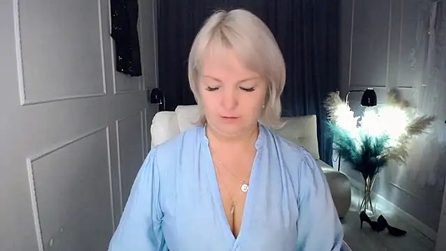 Juarnea online show from October 26, 2025, 11:42 pm