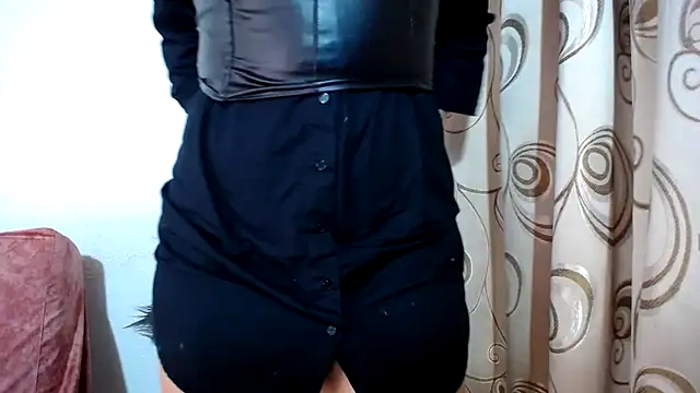 Snapshot of merlinaadams_ chatting on March 8, 2025, 6:26 pm merlinaadams  online show from March 8, 2025, 6:26 pm