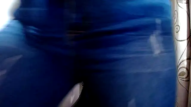 Snapshot of merlinaadams_ chatting on March 11, 2025, 2:10 am merlinaadams  online show from March 11, 2025, 2:10 am