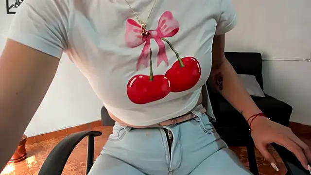 Snapshot of merlinaadams_ chatting on October 28, 2025, 2:31 pm merlinaadams  online show from October 28, 2025, 2:31 pm