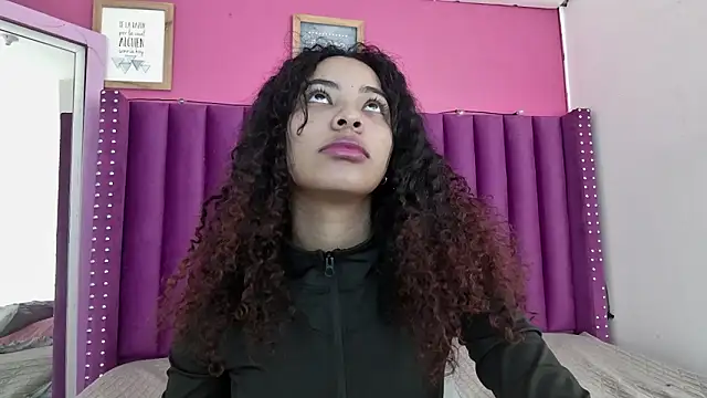 littleebonny online show from March 12, 2026, 12:33 pm