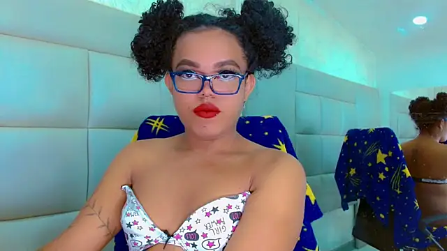 Snapshot of KayleighDreams_ chatting on February 7, 2025, 4:59 am KayleighDreams online show from February 7, 2025, 4:59 am