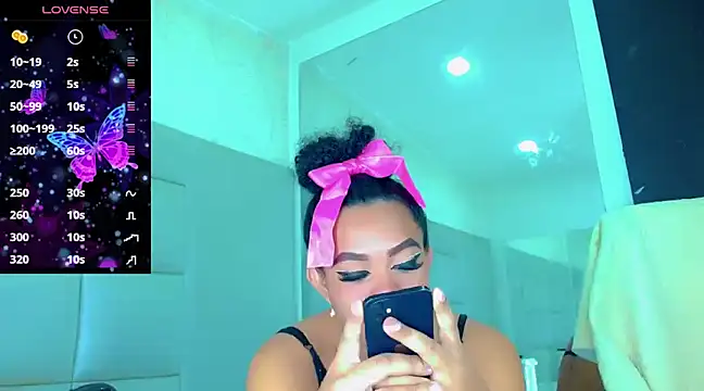 Snapshot of KayleighDreams_ chatting on February 23, 2025, 3:56 am KayleighDreams online show from February 23, 2025, 3:56 am